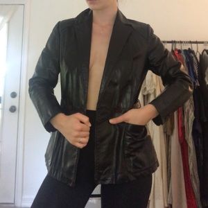Amazing Vintage 70’s Black Leather Blazer ♥️